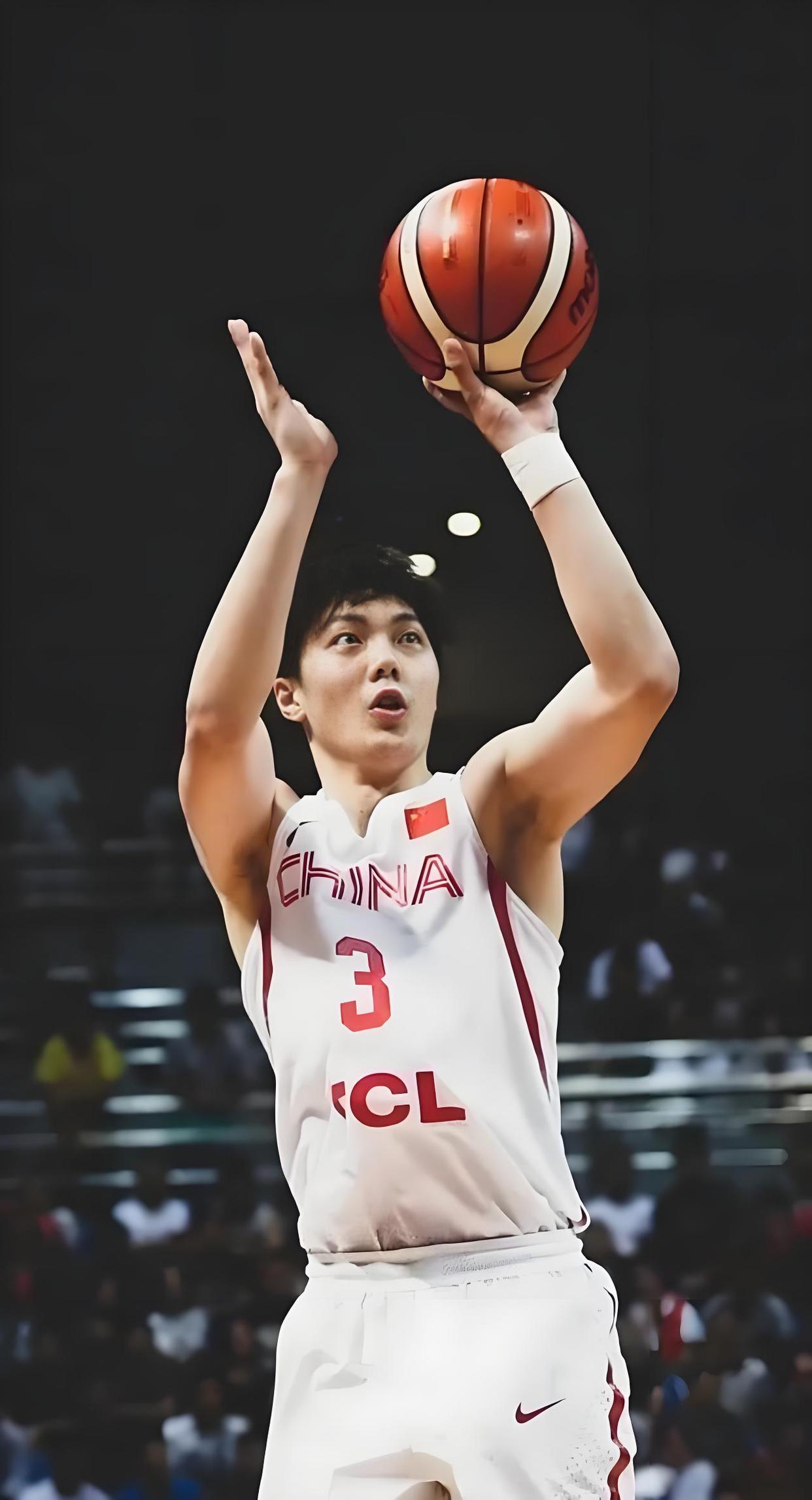 队员风采：球员个人表现备受瞩目的简单介绍